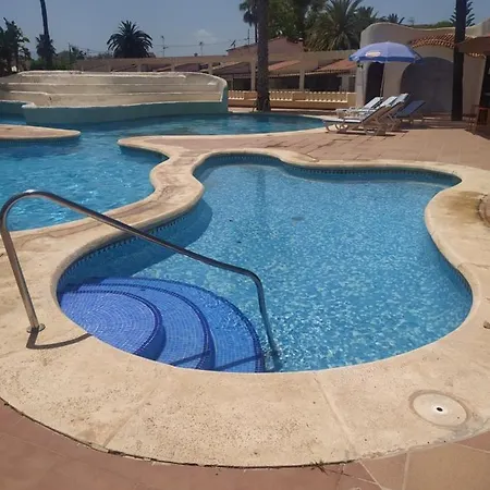 El Retiro Piscina-chiringuito דירה